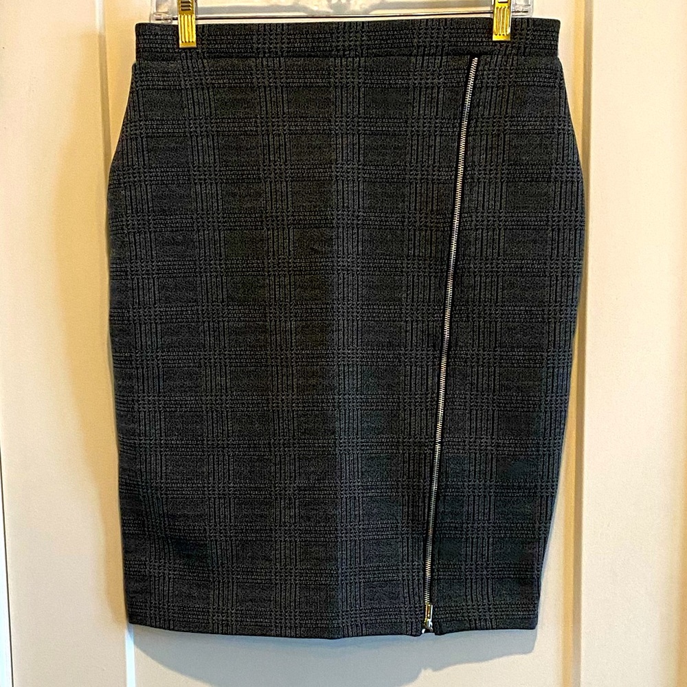 This skirt is fire.  Full length front zipper is totally unique. Ann Taylor S4.